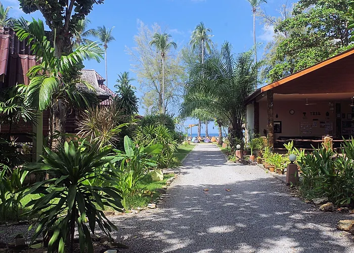 Thai House Beach Resort